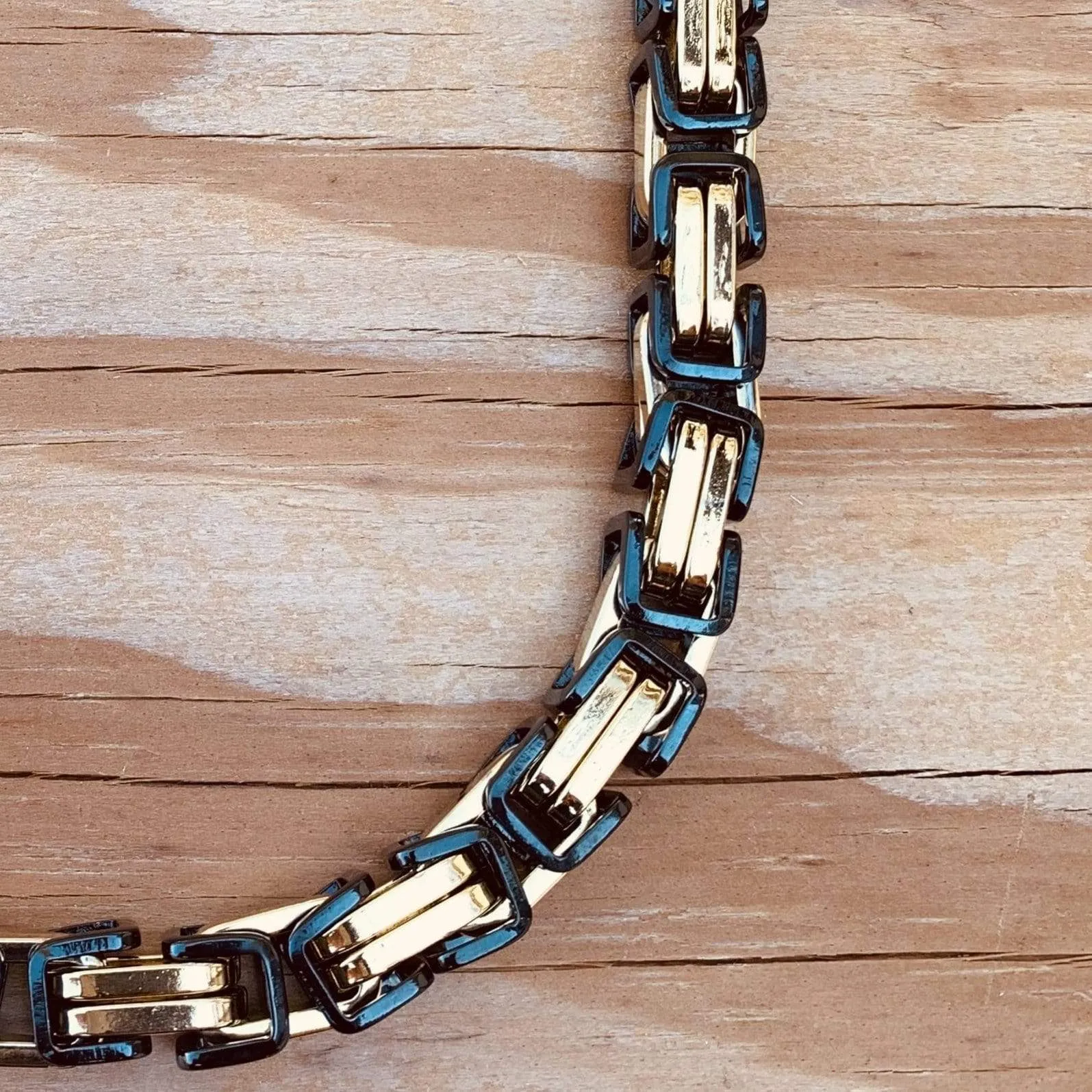 Daytona Necklace - Gold & Black - Road King - 3/4 inch wide