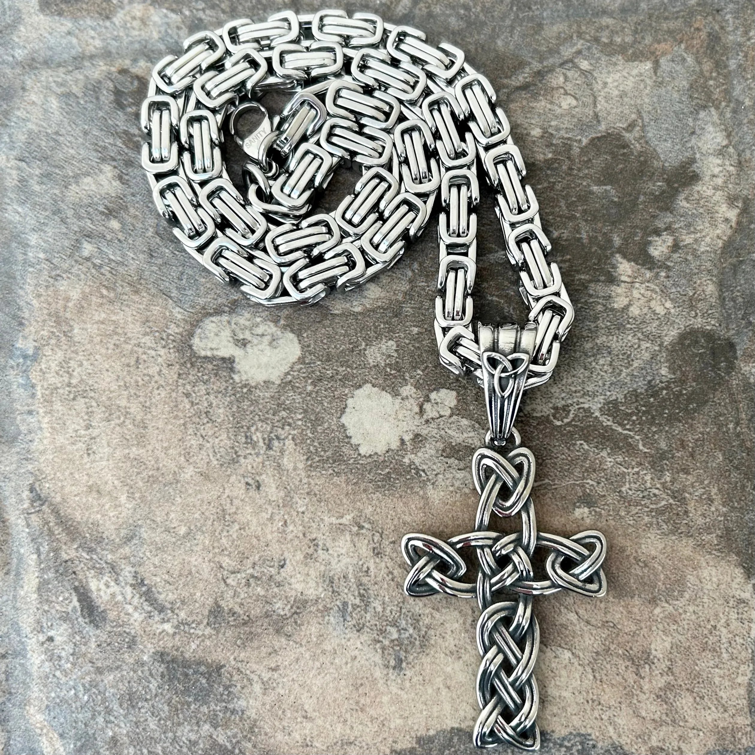 Large Celtic Cross Pendant - Necklace (804)