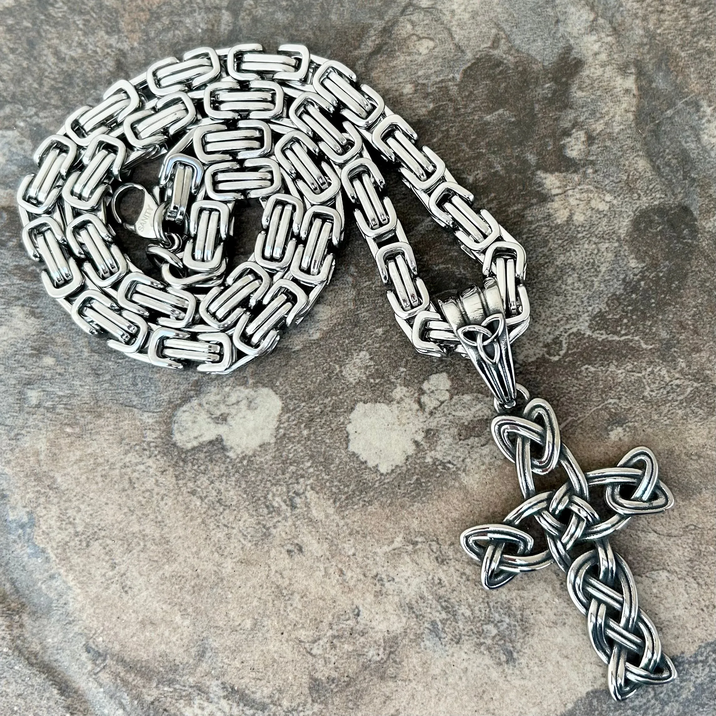 Large Celtic Cross Pendant - Necklace (804)