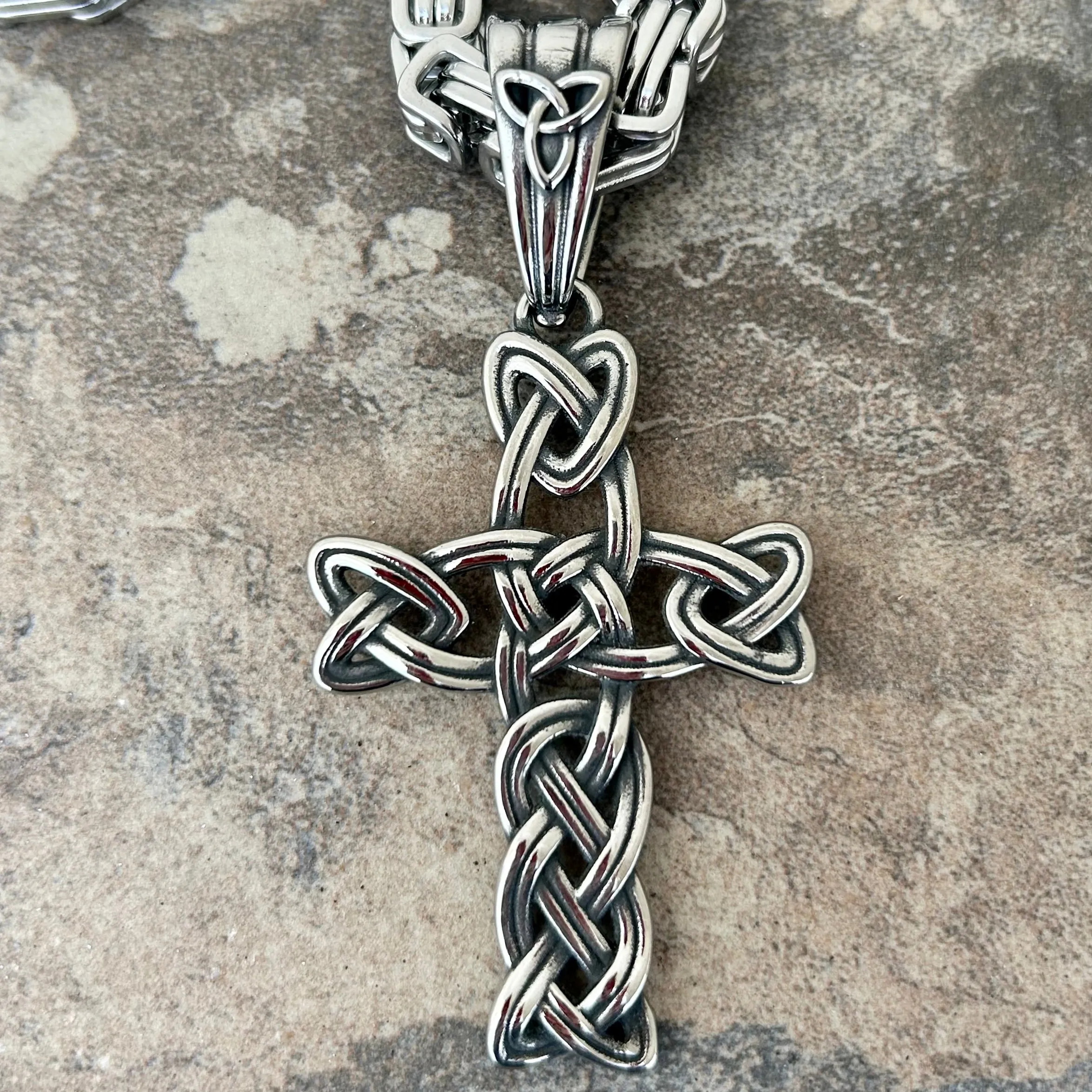 Large Celtic Cross Pendant - Necklace (804)